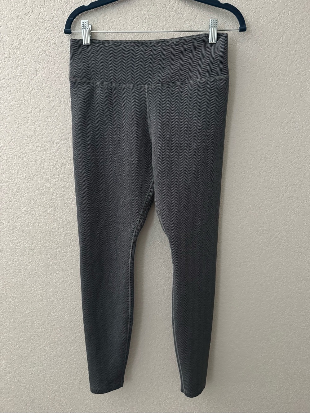 Nike Therma-FIT One Women's Mid-Rise/High-Waisted Leggings